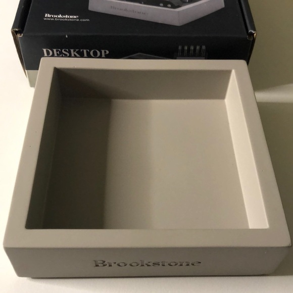 𝅺brookstone Desktop tray Slate Lisbon collection tinted concrete - Picture 2 of 5
